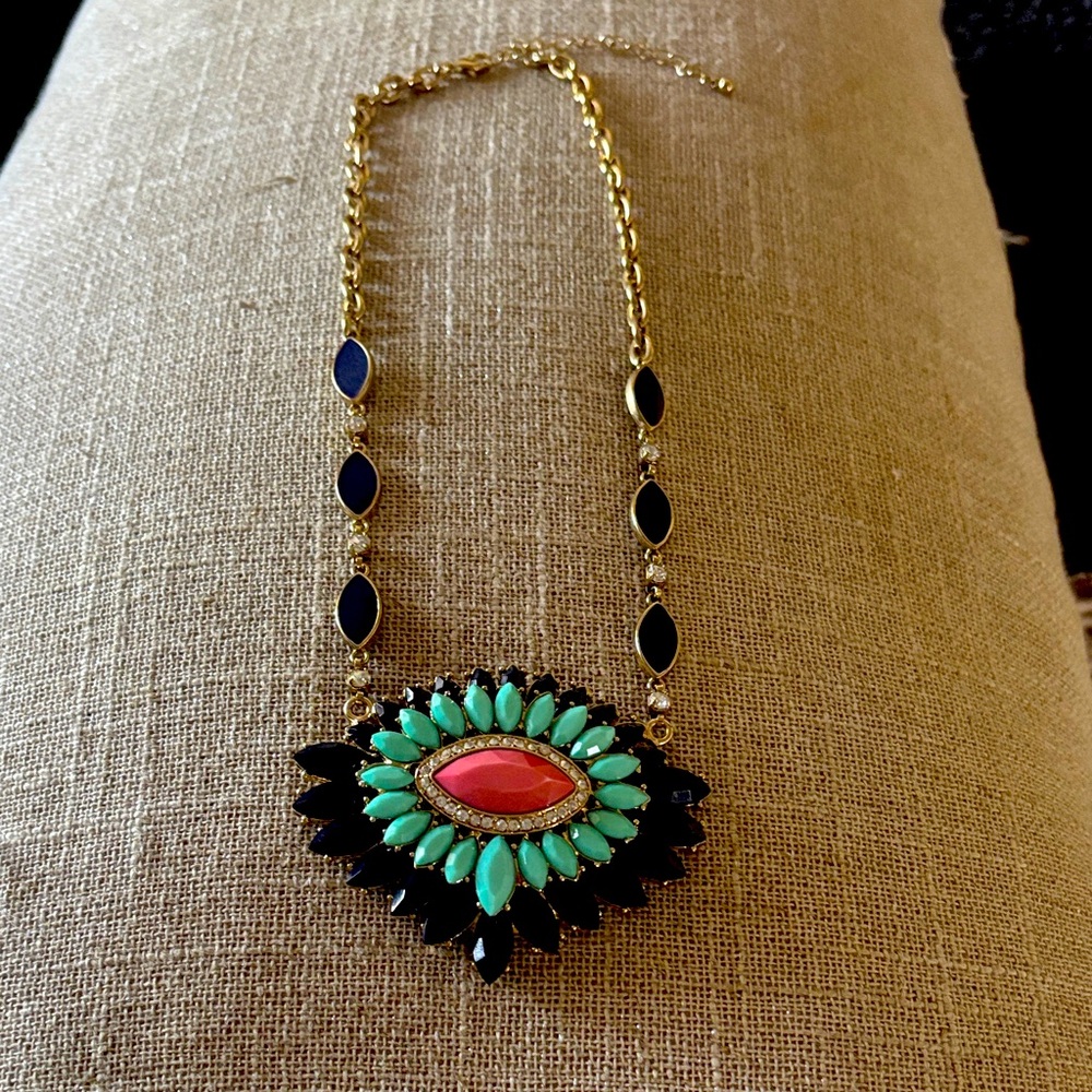 Elegant Gold and Black Statement Necklace
*Same day delivery *